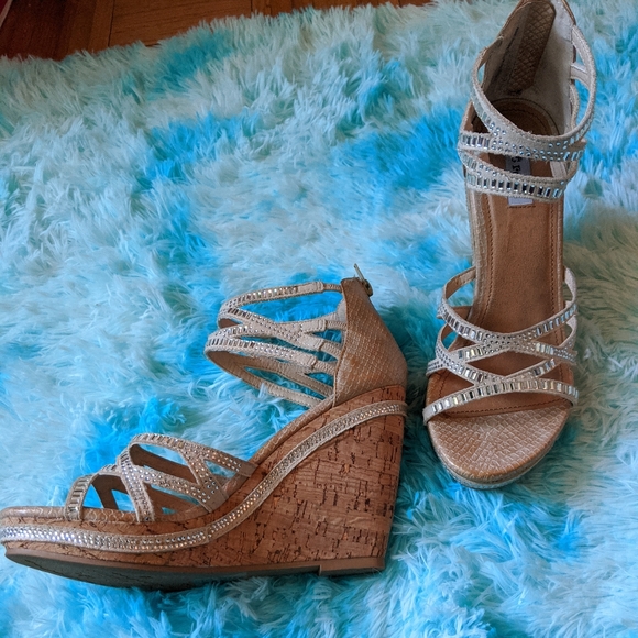 Stunning Rhinestone studded wedges - Picture 4 of 5